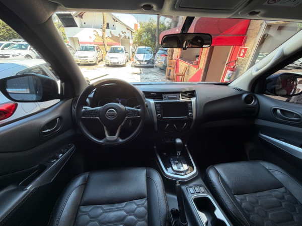 NISSAN Frontier 2.3 ATTACK CABINE DUPLA 4X4 BI-TURBO DIESEL AUTOMÁTICO