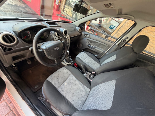 FORD Fiesta Hatch 1.6 4P FLEX