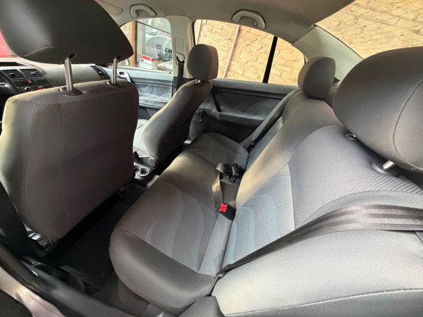 VOLKSWAGEN Polo Sedan 1.6 4P