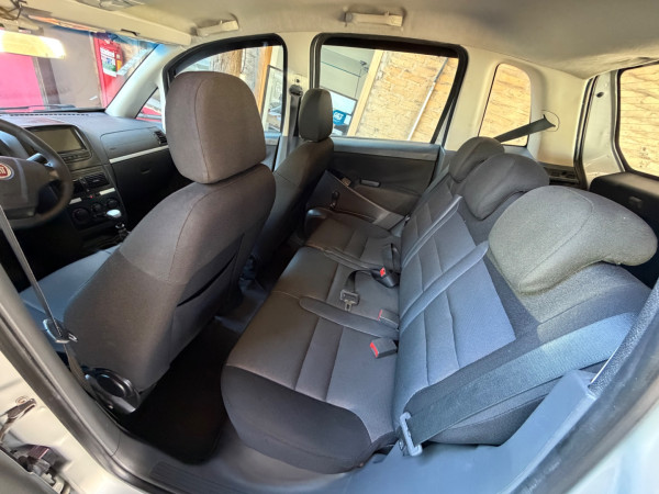 FIAT Idea 1.4 4P ATTRACTIVE FLEX