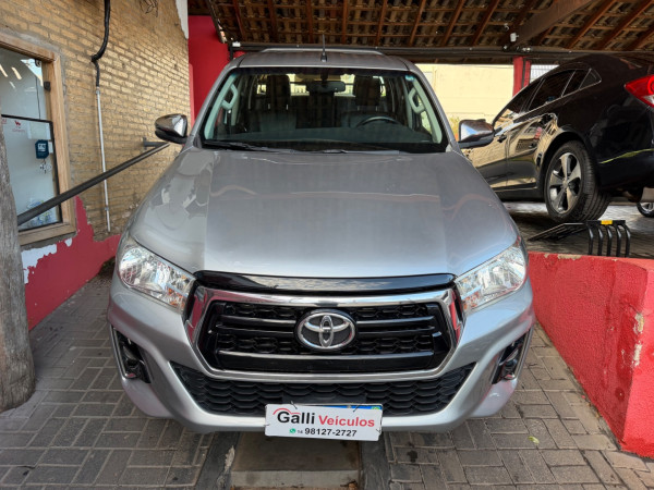 TOYOTA Hilux Caminhonete 2.8 16V SRV 4X4 DIESEL CABINE DUPLA AUTOMÁTICO