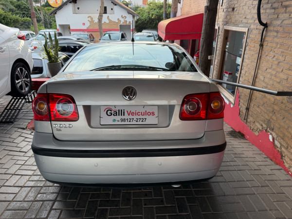 VOLKSWAGEN Polo Sedan 1.6 4P