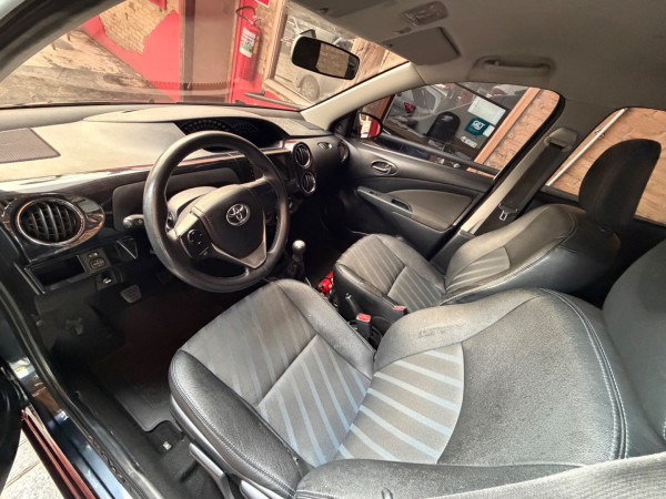 TOYOTA Etios Hatch 1.5 16V 4P FLEX XS