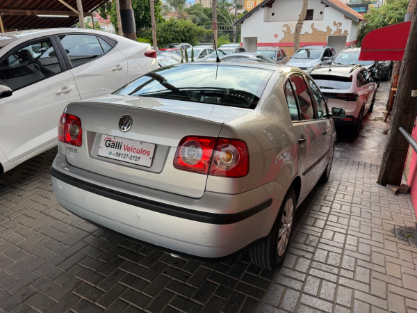 VOLKSWAGEN Polo Sedan 1.6 4P