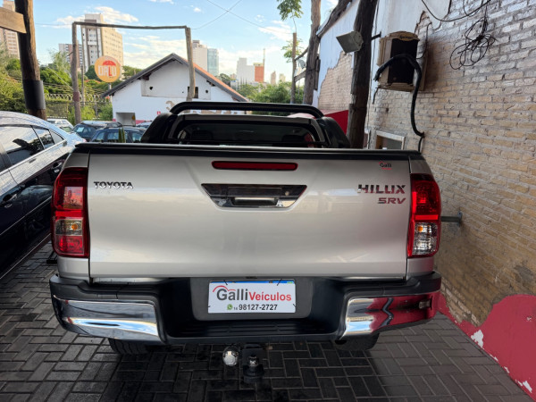 TOYOTA Hilux Caminhonete 2.8 16V SRV 4X4 DIESEL CABINE DUPLA AUTOMÁTICO