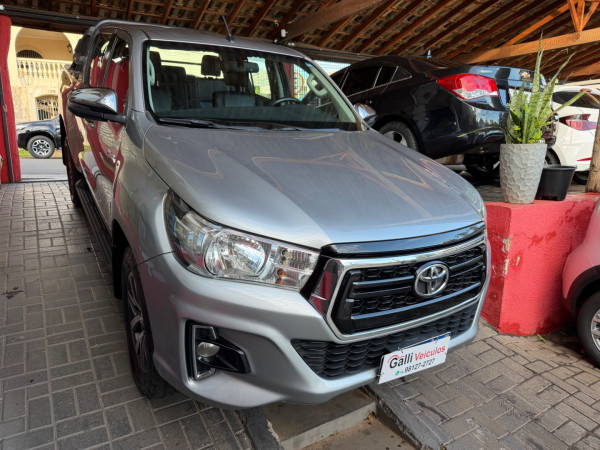 TOYOTA Hilux Caminhonete 2.8 16V SRV 4X4 DIESEL CABINE DUPLA AUTOMÁTICO