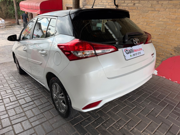TOYOTA Yaris Hatch 1.5 16V 4P FLEX XL PLUS CONNECT MULTIDRIVE AUTOMÁTICO CVT