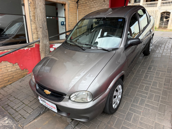 Classic Sedan 1.0 4P