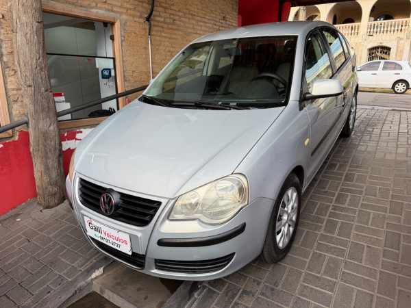 Polo Sedan 1.6 4P