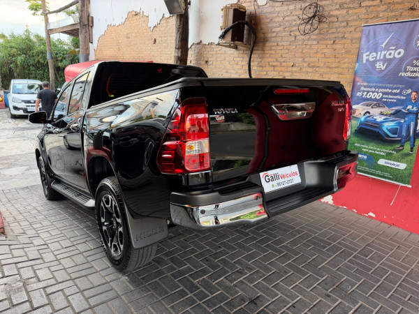 TOYOTA Hilux Caminhonete 2.8 16V SRV 4X4 DIESEL CABINE DUPLA AUTOMÁTICO