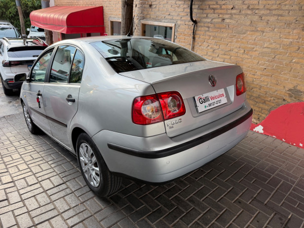 VOLKSWAGEN Polo Sedan 1.6 4P
