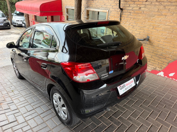 CHEVROLET Onix Hatch 1.0 4P FLEX JOY