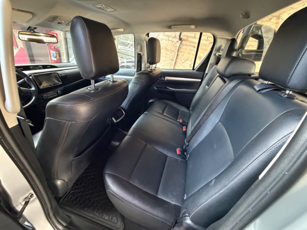 TOYOTA Hilux Caminhonete 2.8 16V SRV 4X4 DIESEL CABINE DUPLA AUTOMÁTICO