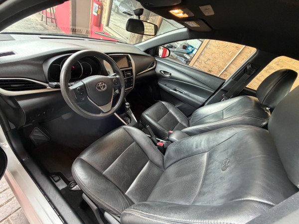 TOYOTA Yaris Hatch 1.5 16V 4P FLEX XL PLUS CONNECT MULTIDRIVE AUTOMÁTICO CVT