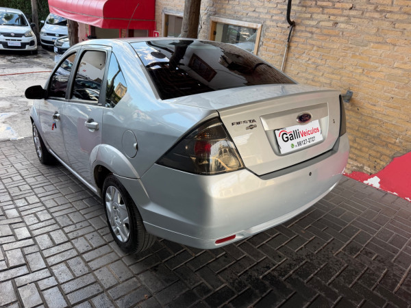 FORD Fiesta Sedan 1.0 4P FLEX