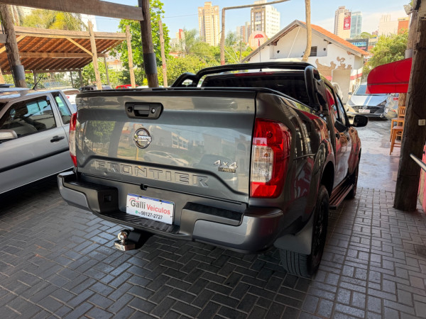 NISSAN Frontier 2.3 ATTACK CABINE DUPLA 4X4 BI-TURBO DIESEL AUTOMÁTICO