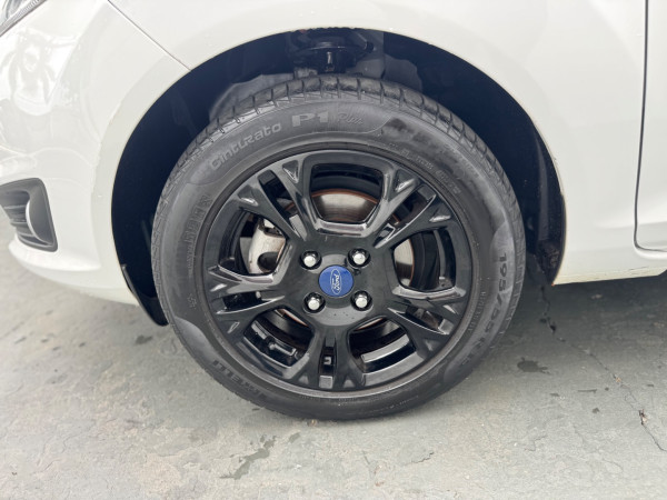 FORD Fiesta Hatch 1.6 4P SE PLUS FLEX AUTOMÁTICO