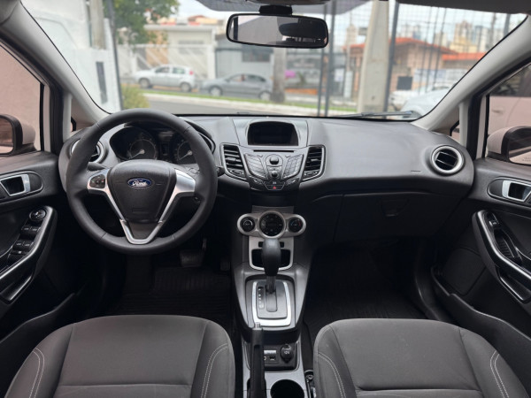 FORD Fiesta Hatch 1.6 4P SE PLUS FLEX AUTOMÁTICO