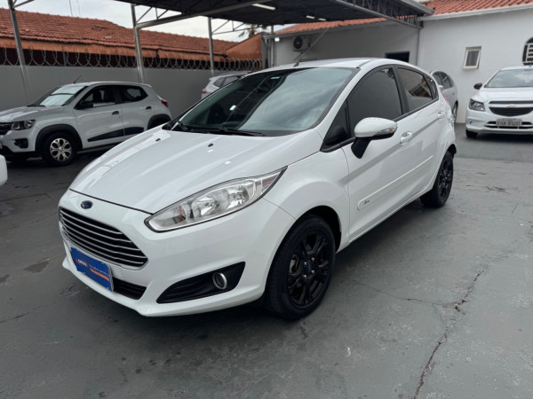 FORD Fiesta Hatch 1.6 4P SE PLUS FLEX AUTOMÁTICO