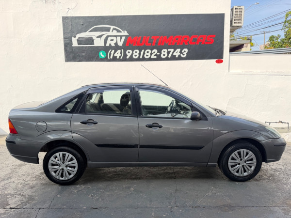 FORD Focus Sedan 1.6 4P GL FLEX