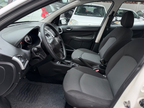 PEUGEOT 207 Sedan 1.4 4P PASSION XR FLEX