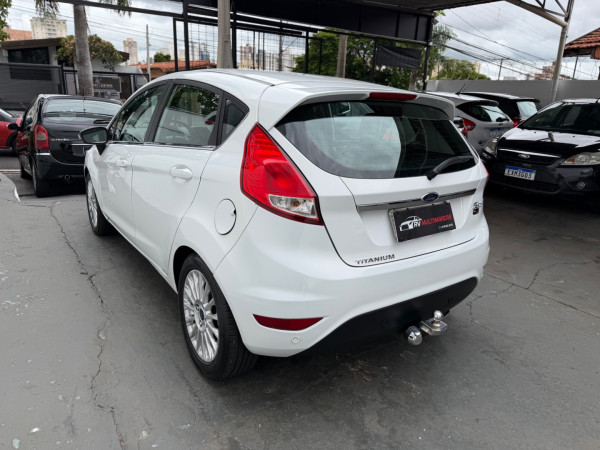 FORD Fiesta Hatch 1.6 4P TITANIUM FLEX AUTOMÁTICO