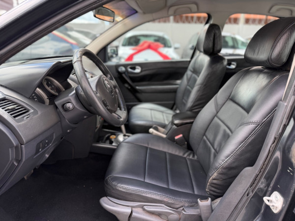 RENAULT Megane Sedan 2.0 16V 4P DYNAMIQUE