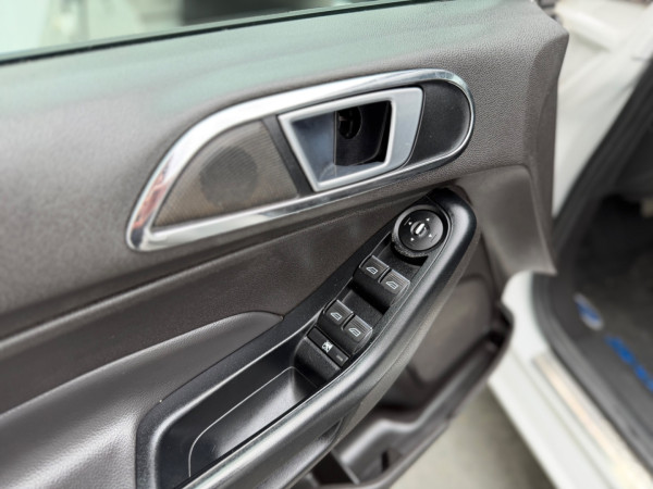 FORD Fiesta Hatch 1.6 4P TITANIUM FLEX AUTOMÁTICO