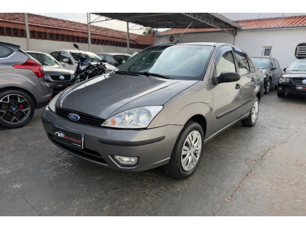 FORD Focus Sedan 1.6 4P GL FLEX
