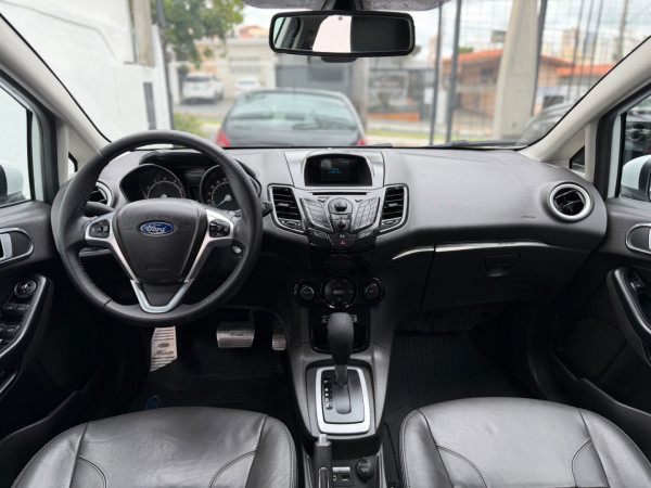 FORD Fiesta Hatch 1.6 4P TITANIUM FLEX AUTOMÁTICO