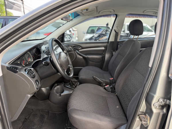 FORD Focus Sedan 1.6 4P GL FLEX