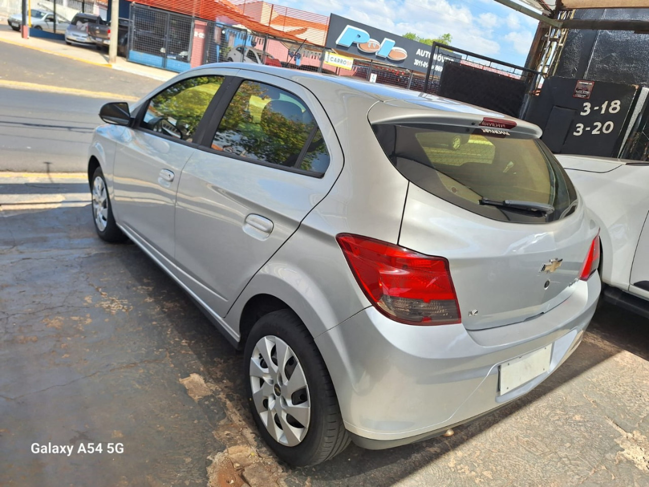 Onix Hatch 1.4 4P FLEX LT