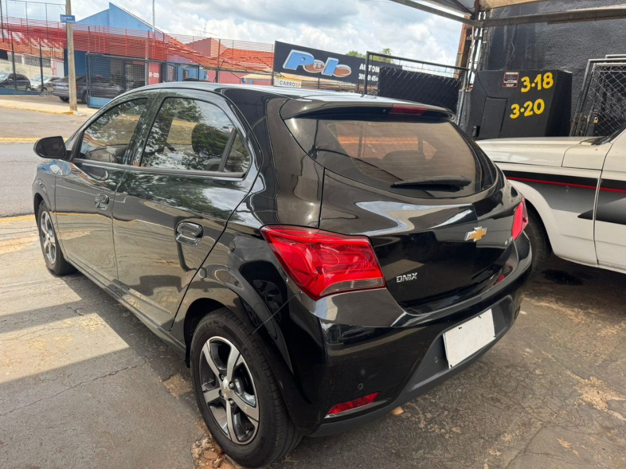 Onix Hatch 1.4 4P FLEX LTZ