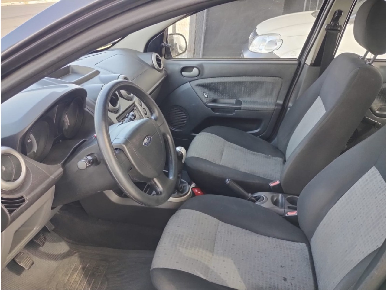 Fiesta Sedan 1.6 4P FLEX