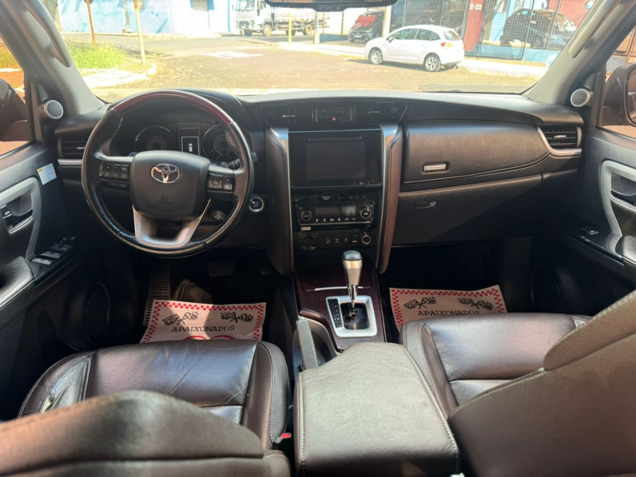 Hilux SW4 2.8 4P SRX 4X4 TURBO DIESEL AUTOMÁTICO