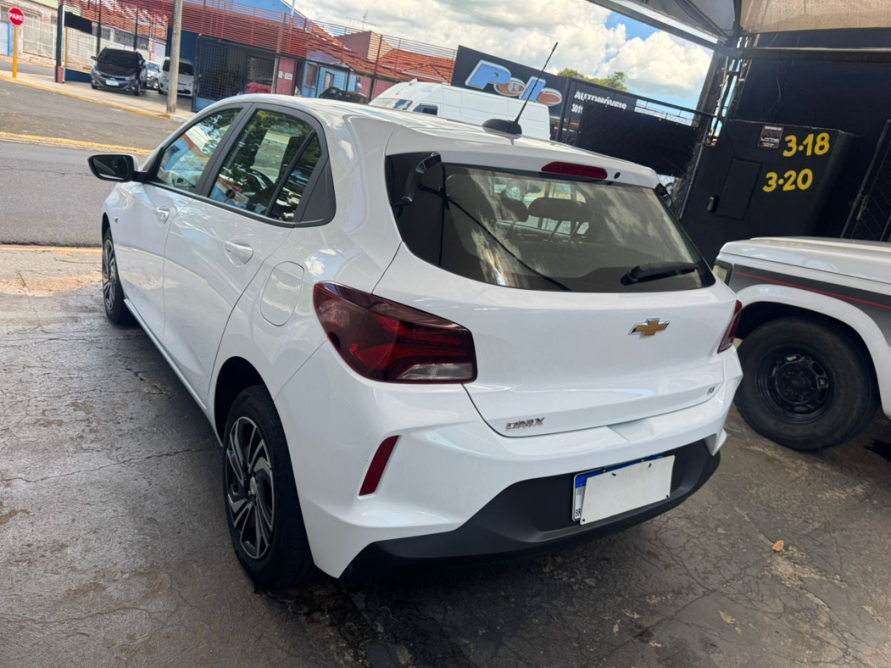 Onix Hatch 1.0 4P FLEX LT