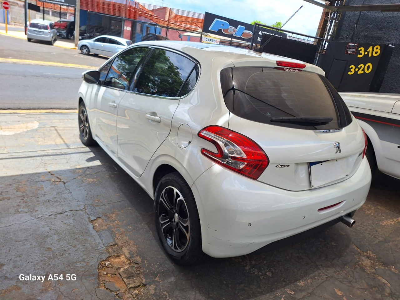 208 1.6 16V 4P FLEX GRIFFE AUTOMÁTICO