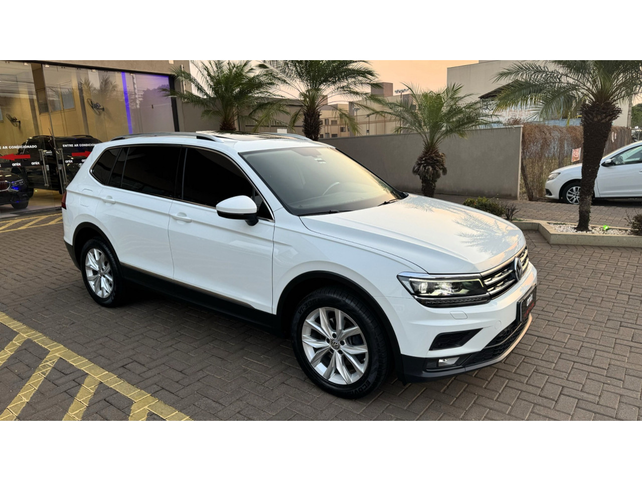 Tiguan 1.4 250 TSI TOTAL FLEX ALLSPACE COMFORTLINE TURBO AUTOMÁTICO TIPTRONIC