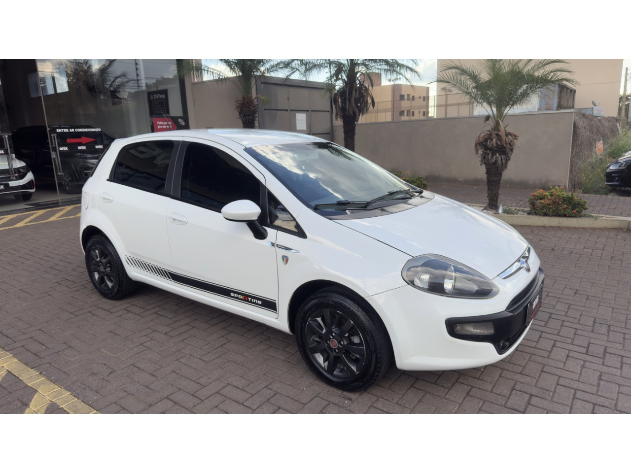 Punto 1.4 ATTRACTIVE 8V FLEX 4P MANUAL