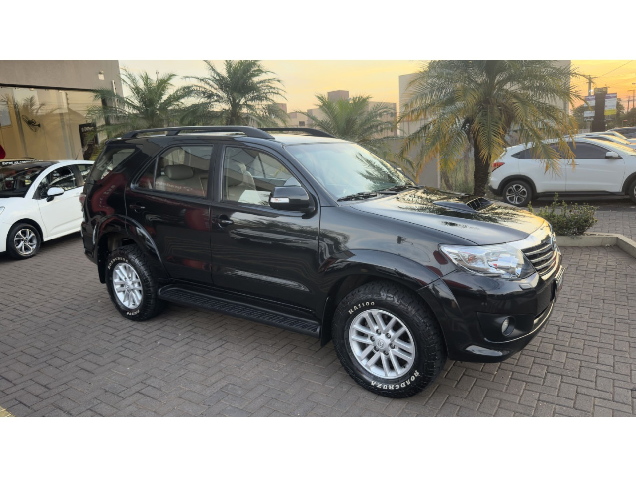 Hilux SW4 3.0 SRV 4X4 7 LUGARES 16V TURBO INTERCOOLER DIESEL 4P AUTOMÁTICO