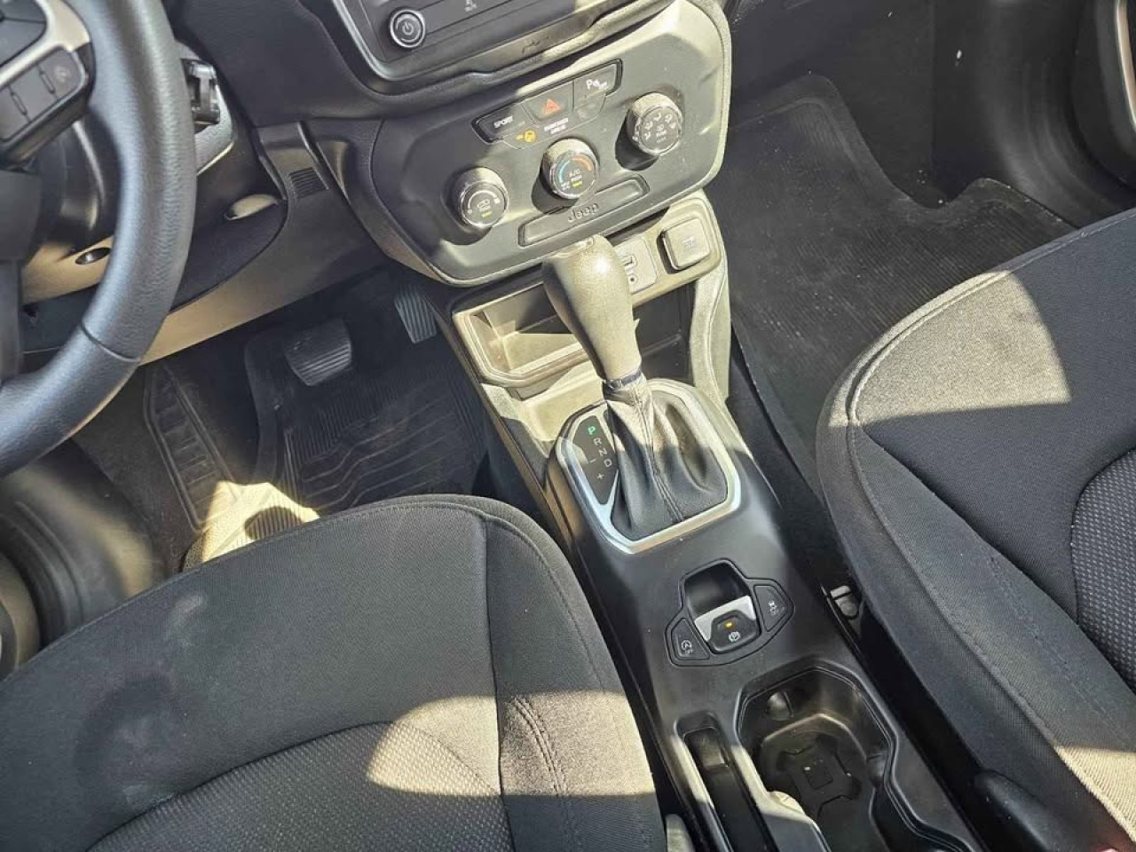 Renegade 1.8 16V 4P FLEX SPORT