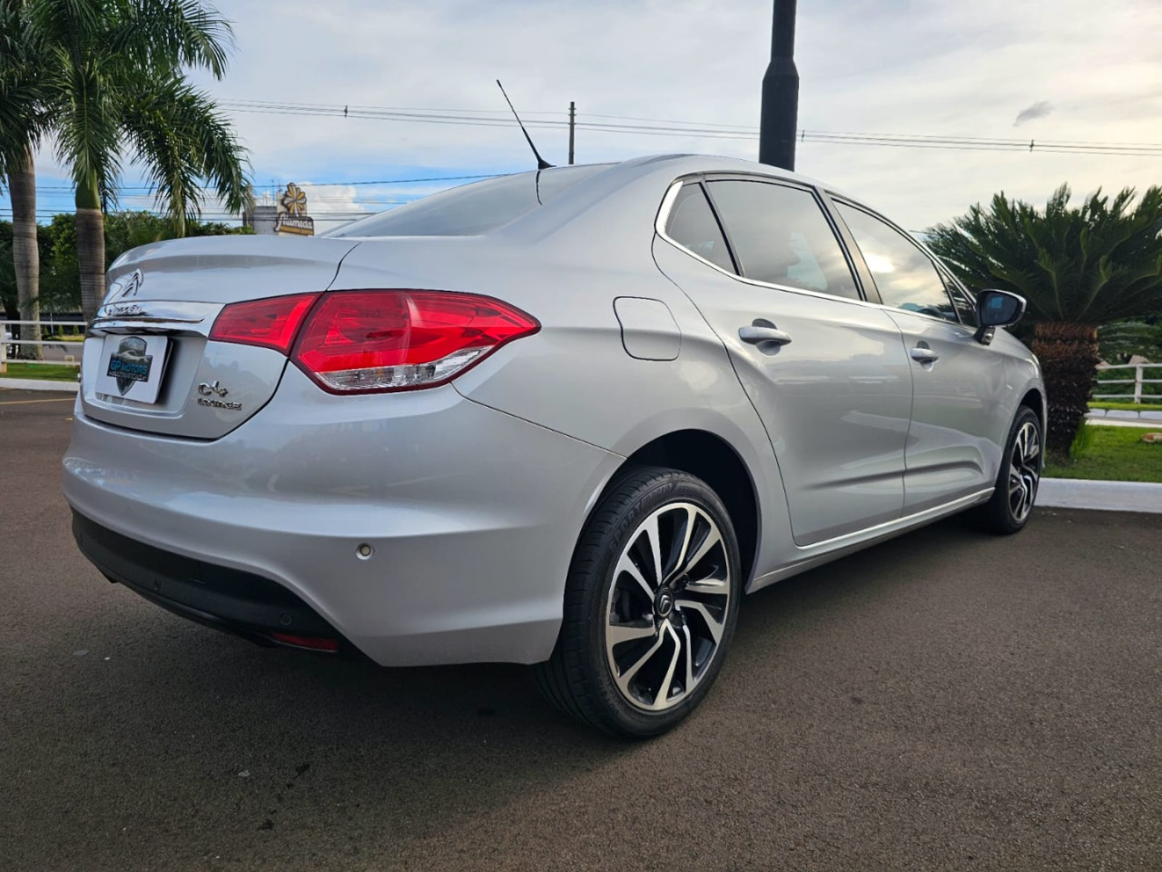 C4 Sedan 1.6 16V 4P LOUNGE TENDANCE THP TURBO AUTOMÁTICO