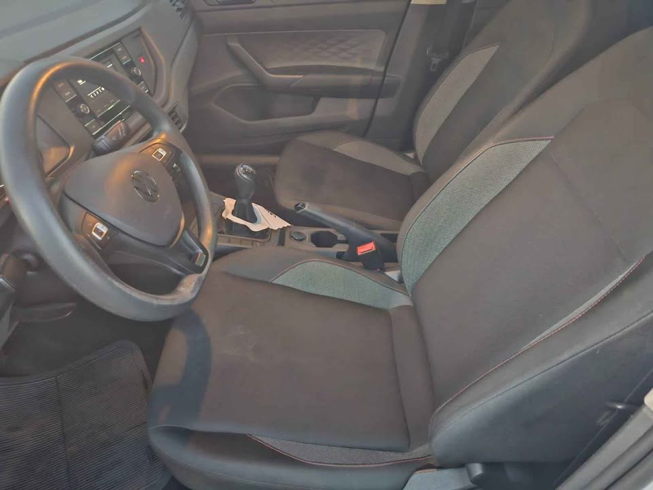 Polo Hatch 1.0 4P MPI TRACK
