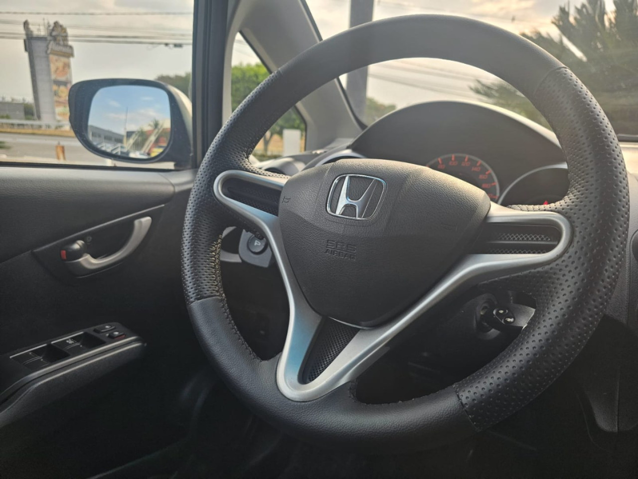 Fit 1.4 16V 4P LX FLEX