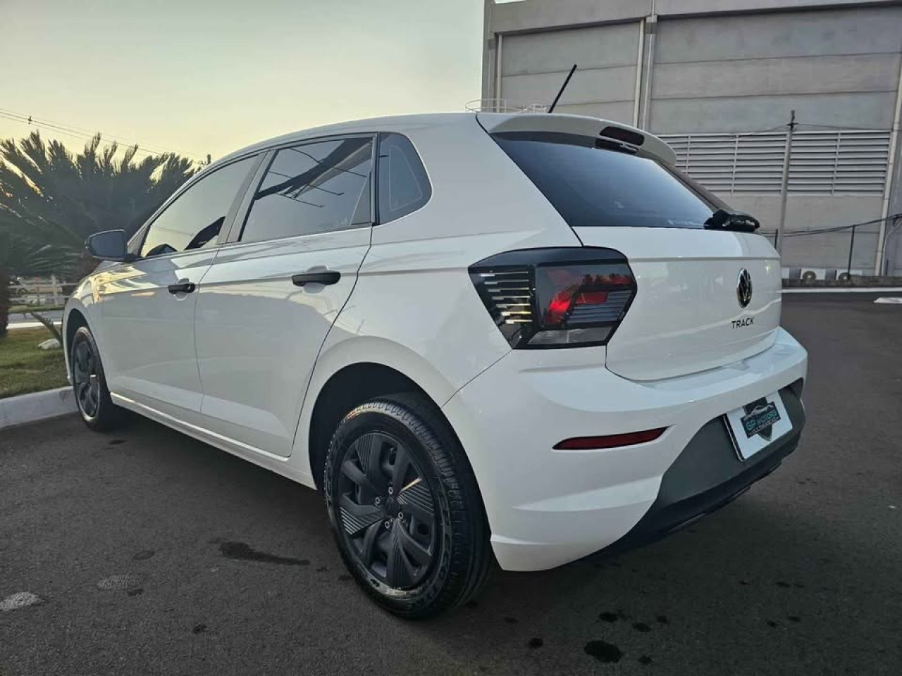 Polo Hatch 1.0 4P MPI TRACK