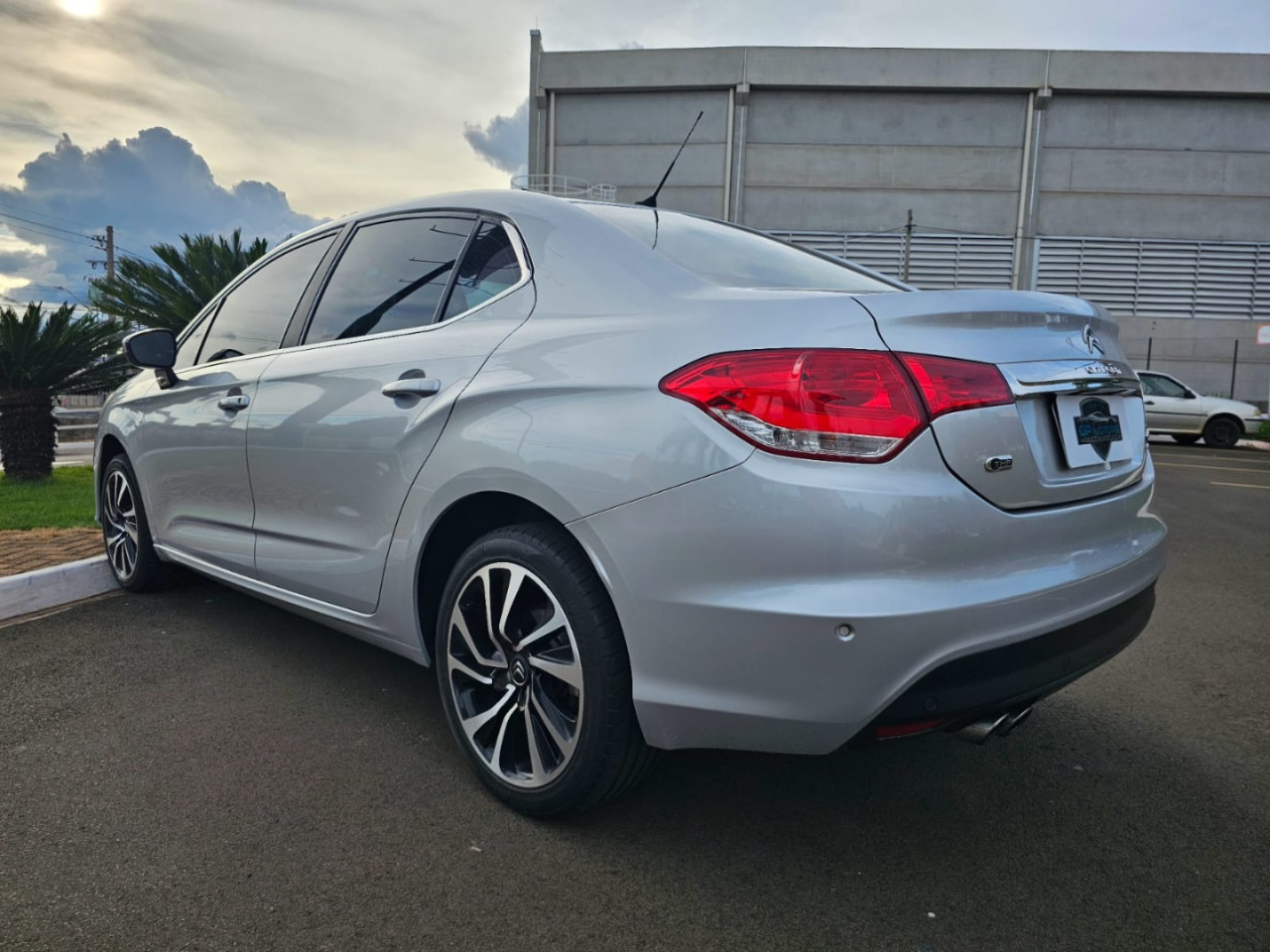 C4 Sedan 1.6 16V 4P LOUNGE TENDANCE THP TURBO AUTOMÁTICO