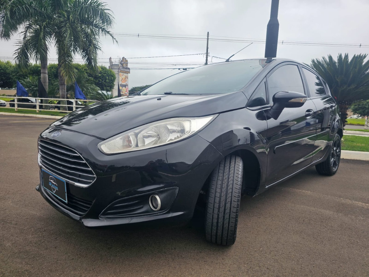 Fiesta Hatch 1.6 4P SE PLUS FLEX AUTOMÁTICO