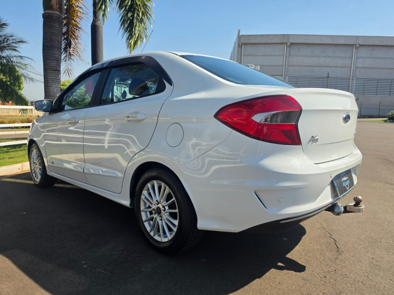 Ka + Sedan 1.5 12V 4P TI-VCT FLEX TITANIUM AUTOMÁTICO
