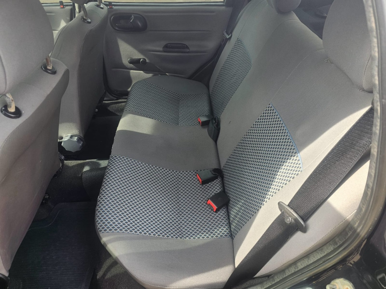 Classic Sedan 1.0 4P