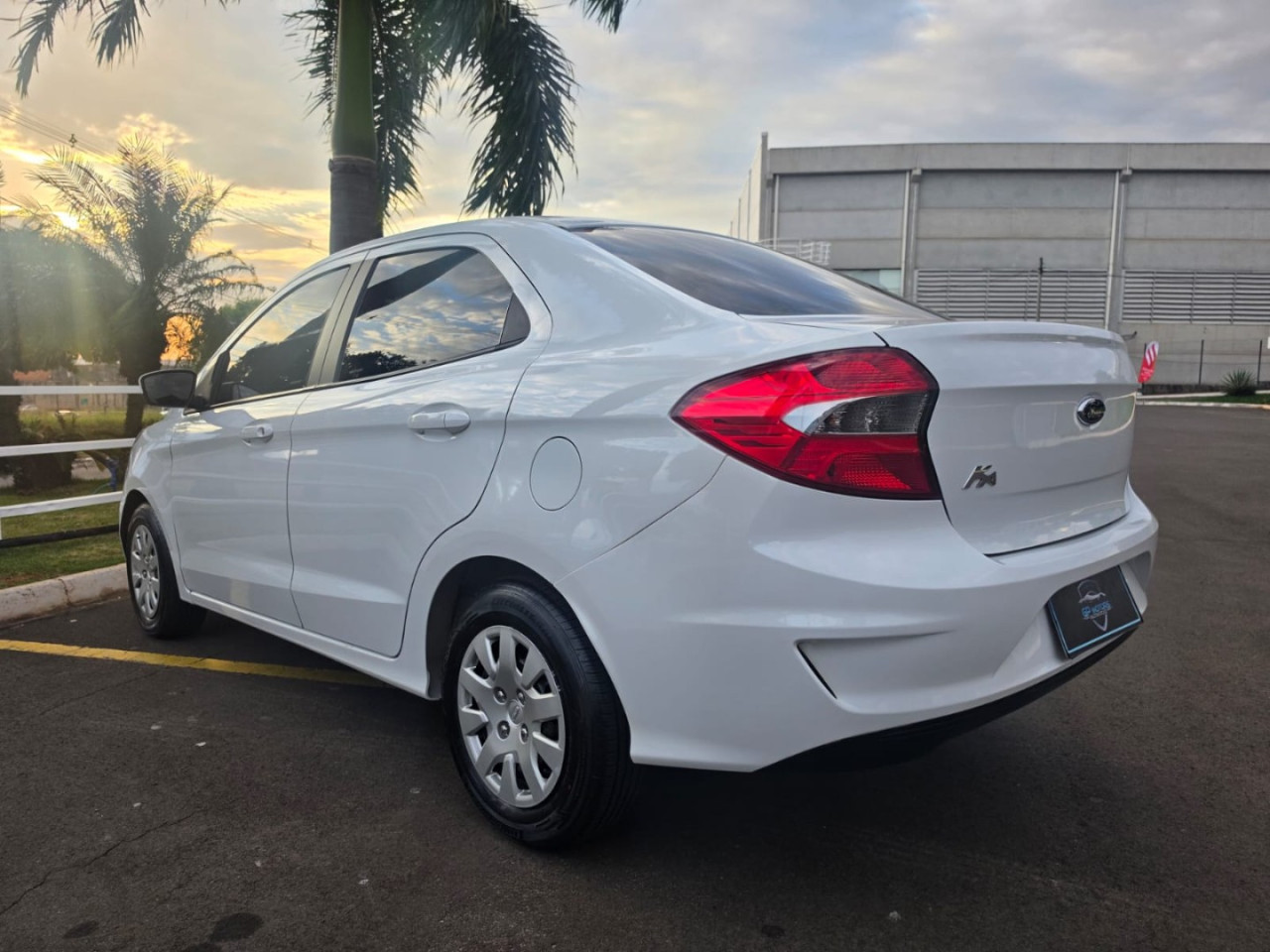 Ka + Sedan 1.0 12V 4P TI-VCT SE PLUS FLEX